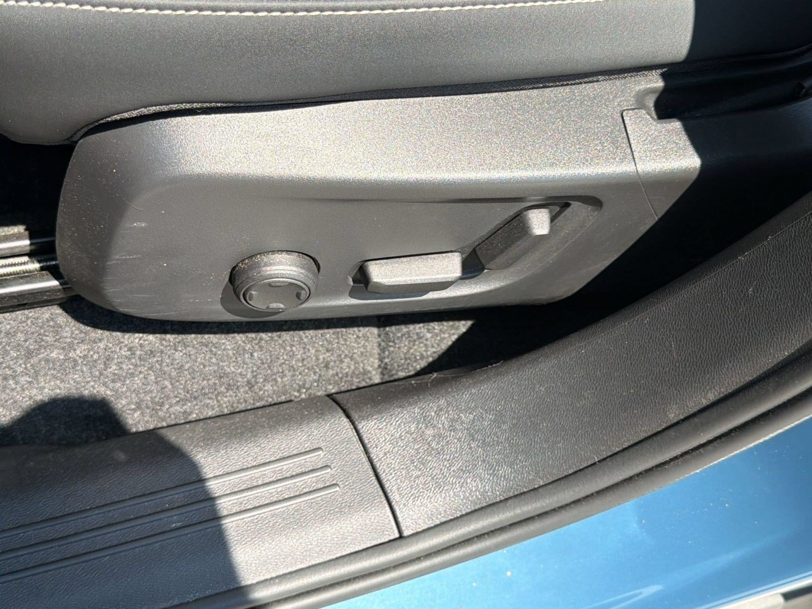 Certified 2023 Volvo C40 P8 Recharge Plus AWD/4WD image 14