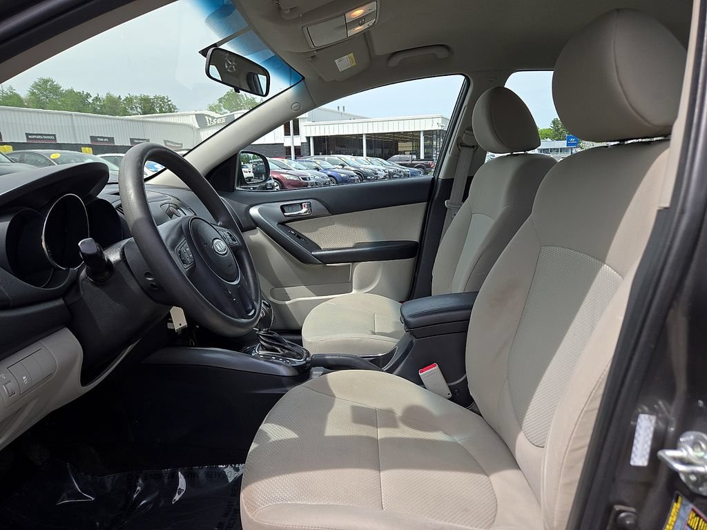 Used 2013 Kia Forte EX w/ Fuel Economy Pkg FWD image 17