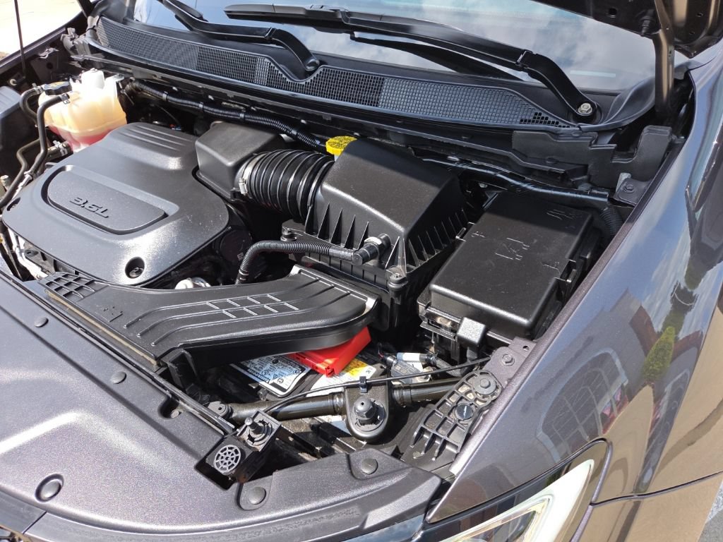 Certified 2023 Chrysler Pacifica Limited w/ Uconnect Theater Family Group AWD/4WD image 33