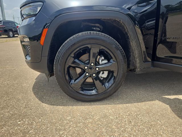 Certified 2025 Jeep Grand Cherokee Limited w/ Luxury Tech Group II image 58