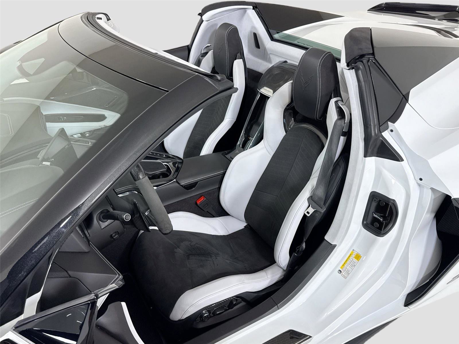 Used 2025 Chevrolet Corvette Z06 RWD image 14