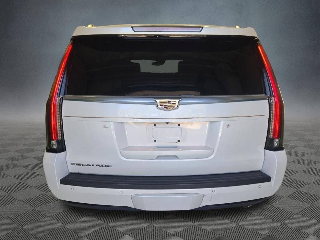 Used 2016 Cadillac Escalade Platinum image 5