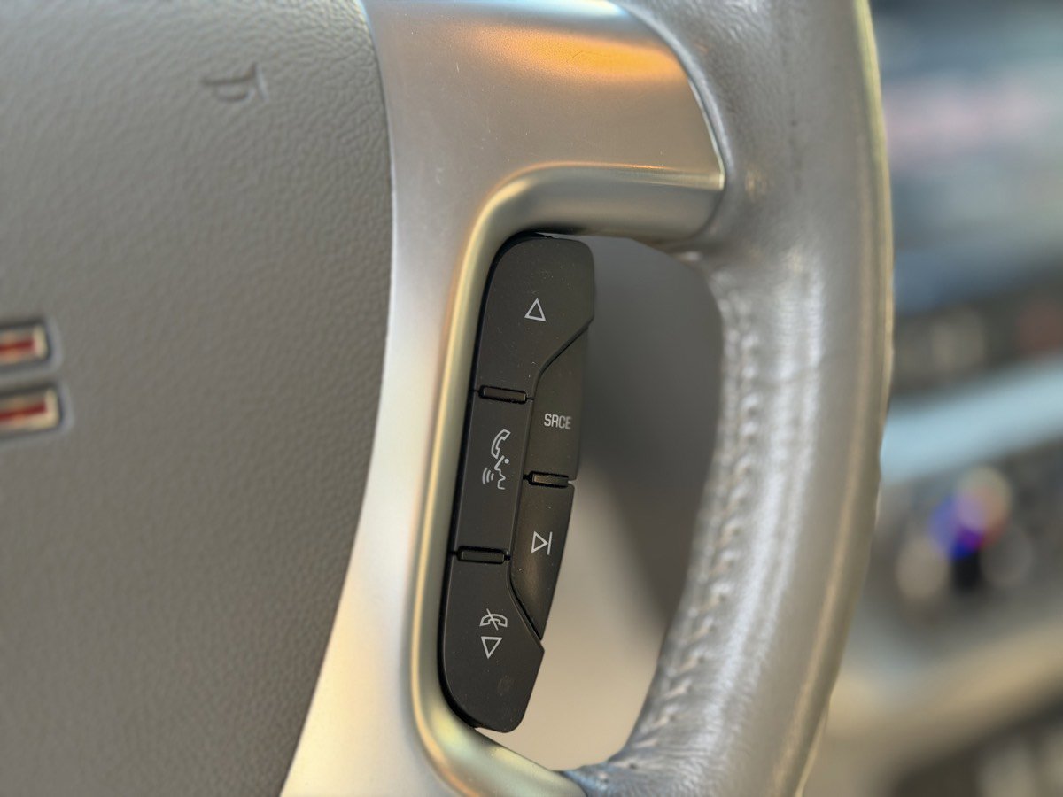 Used 2014 GMC Acadia SLE image 42