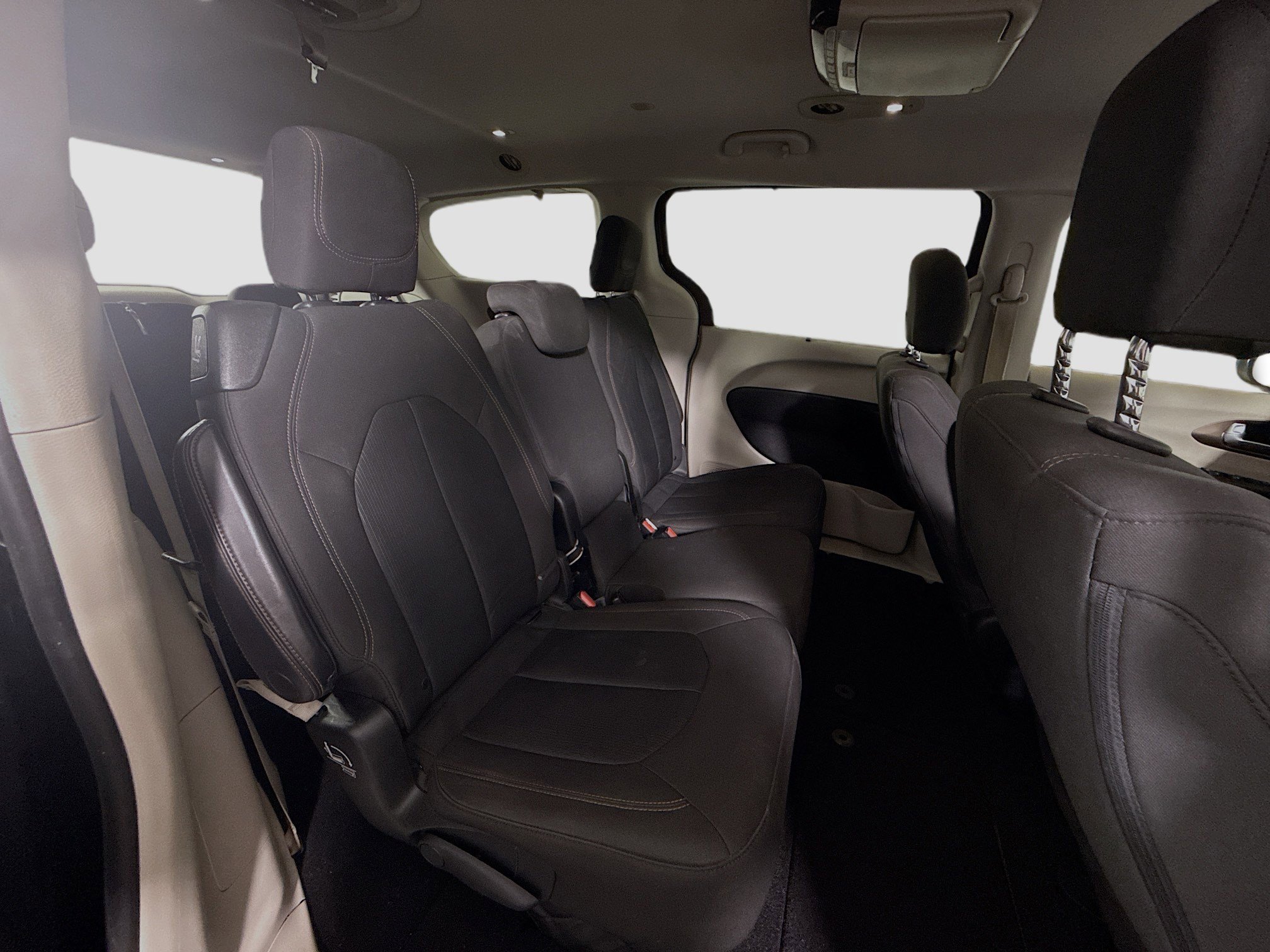 Used 2018 Chrysler Pacifica Touring Plus w/ Tire & Wheel Group image 27