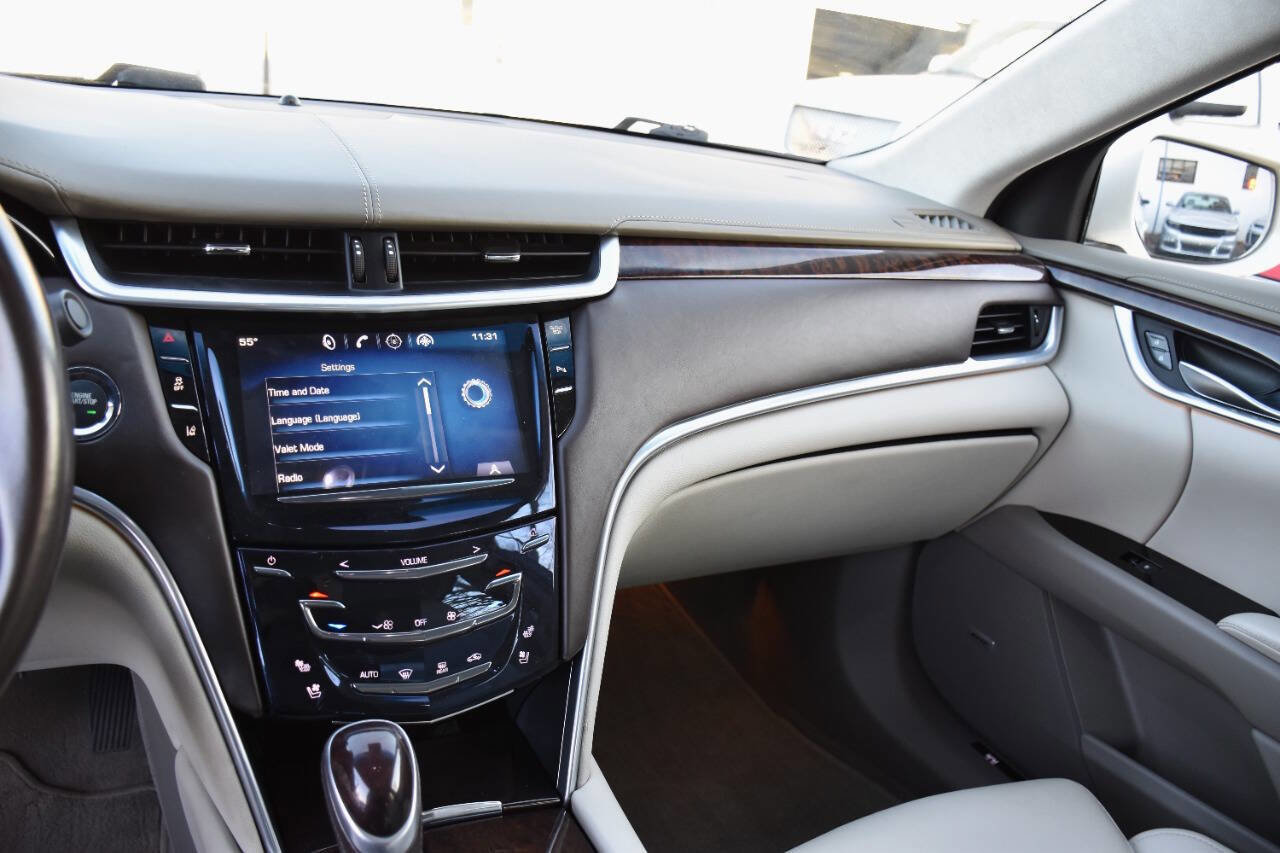 Used 2013 Cadillac XTS Platinum image 19
