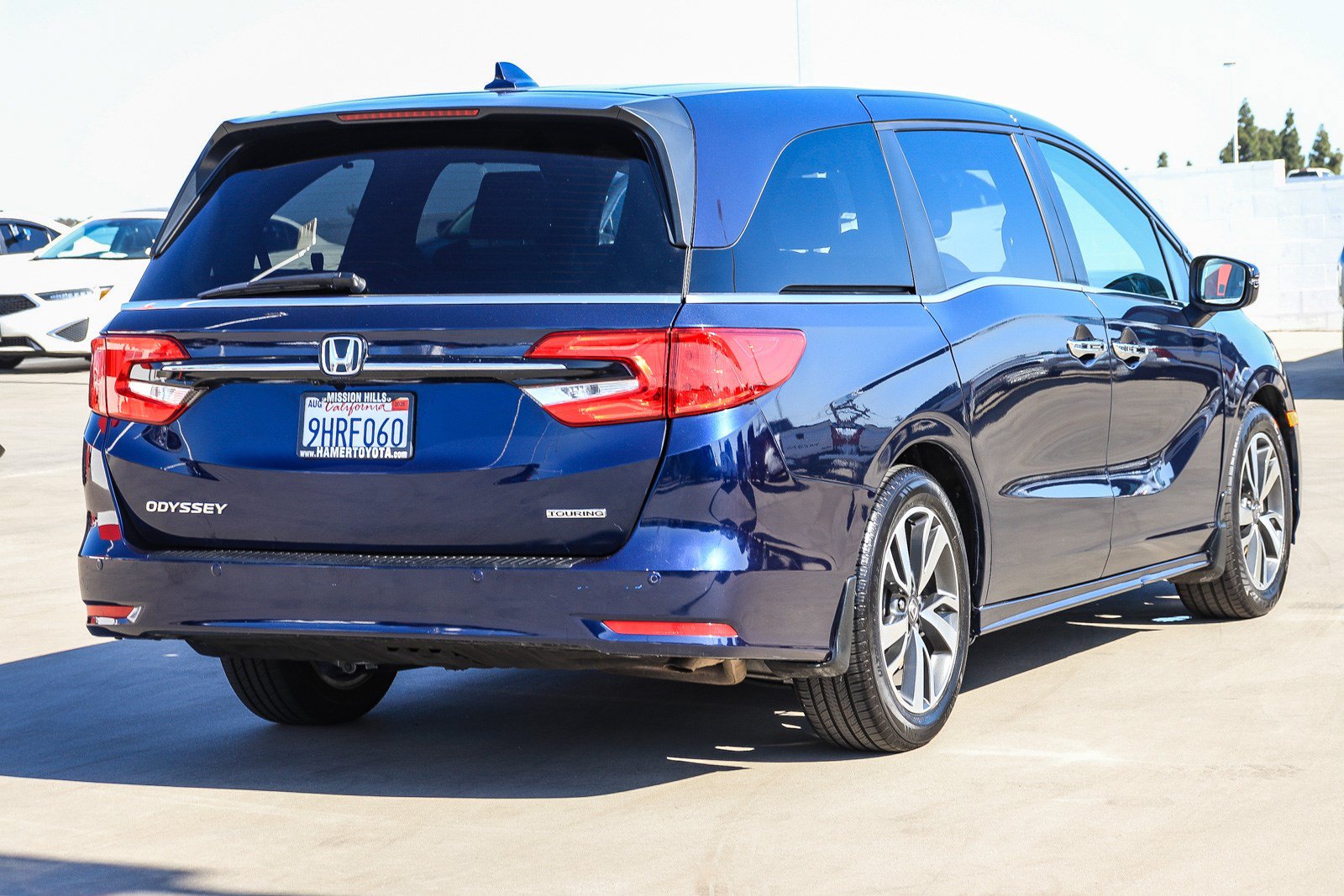 Used 2023 Honda Odyssey Touring image 2