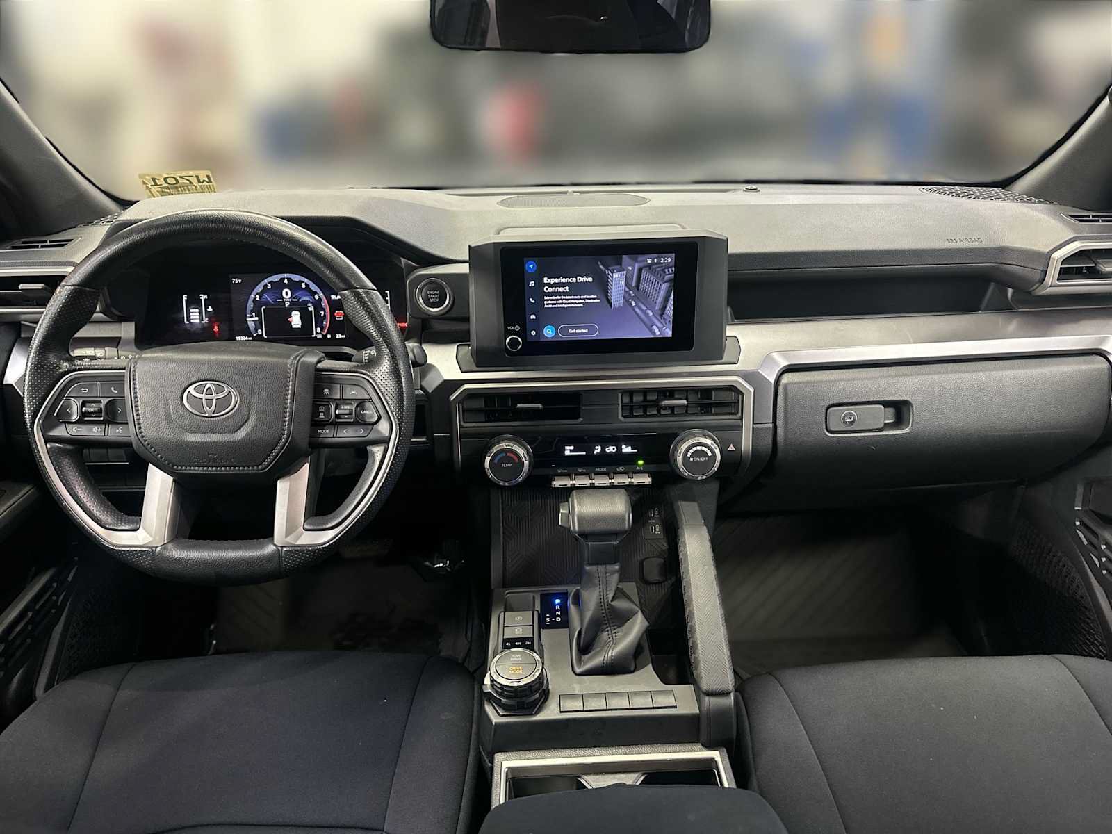Used 2025 Toyota 4Runner SR5 AWD/4WD image 11