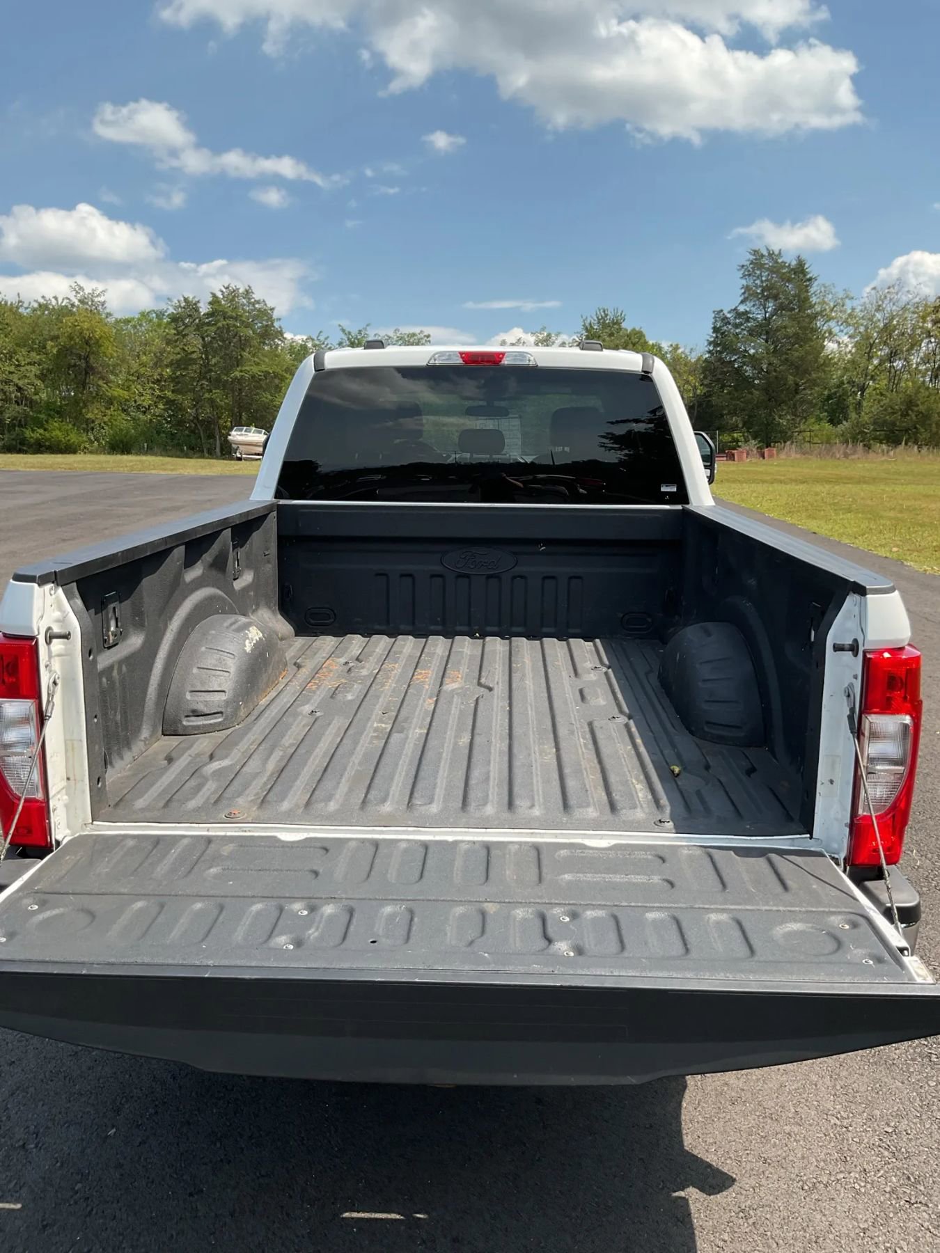Used 2022 Ford F250 XL w/ Power Equipment Group image 5