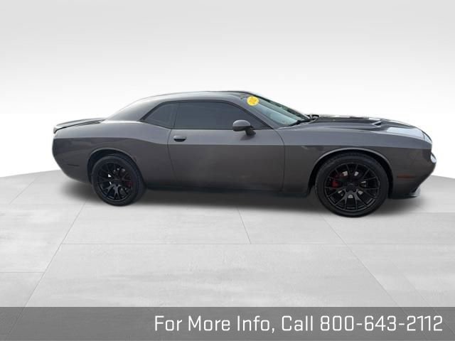 Used 2017 Dodge Challenger SXT image 18