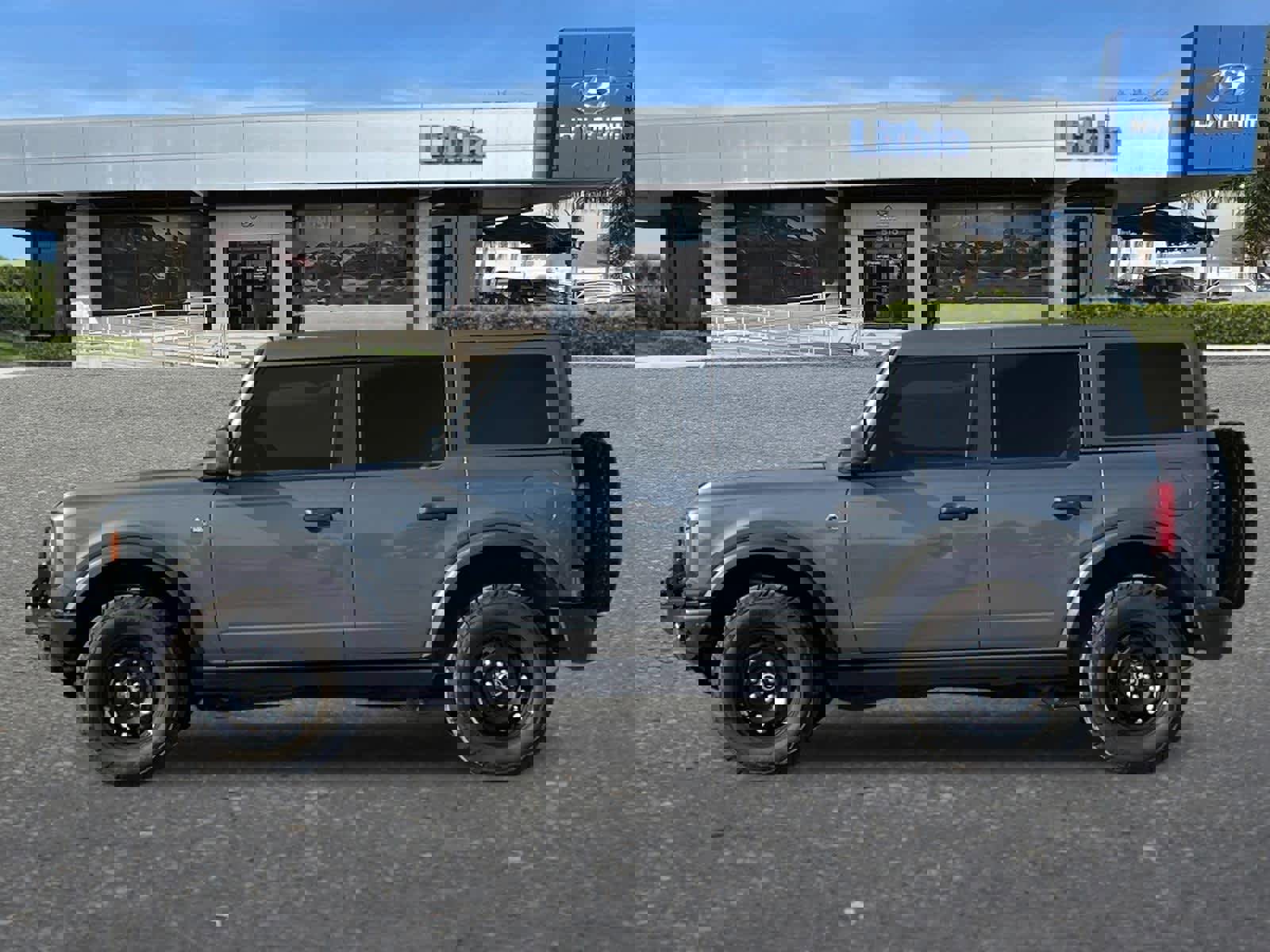 Used 2022 Ford Bronco Black Diamond image 5