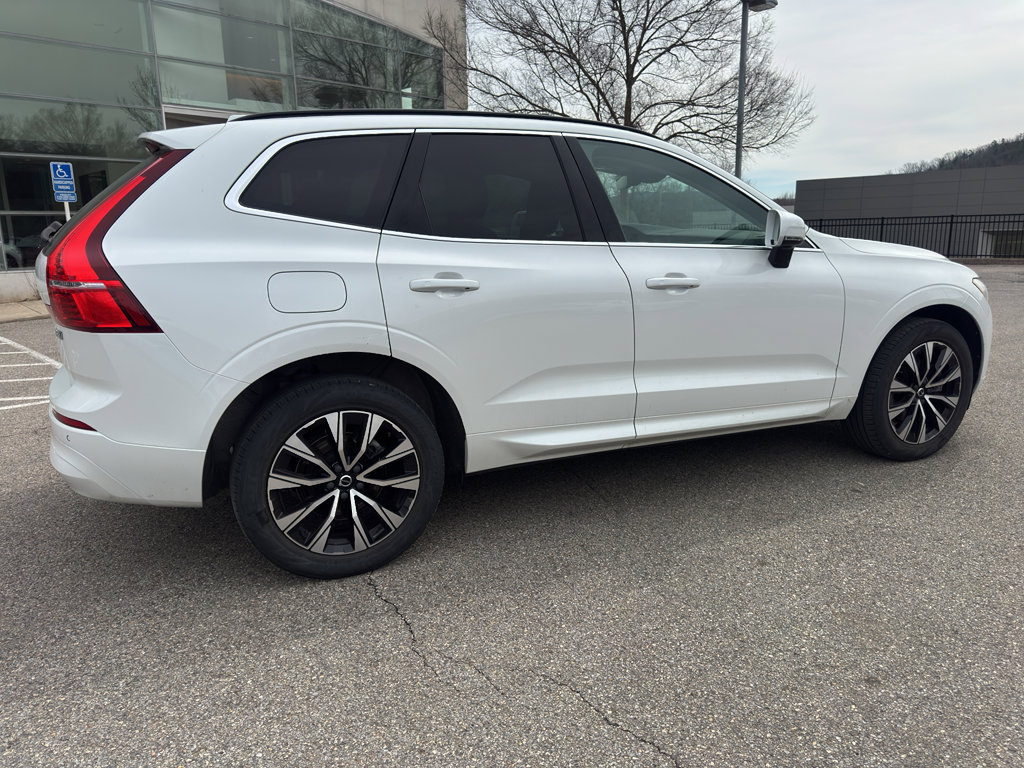 Used 2023 Volvo XC60 B5 Core w/ Climate Package image 5
