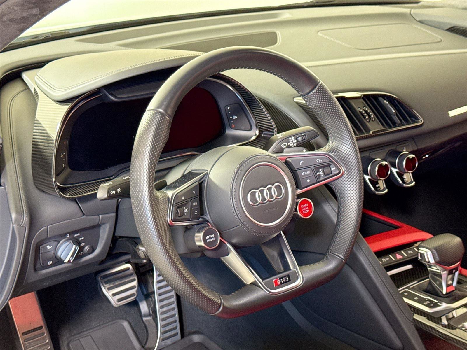 Used 2018 Audi R8 V10 w/ Premium Package image 16