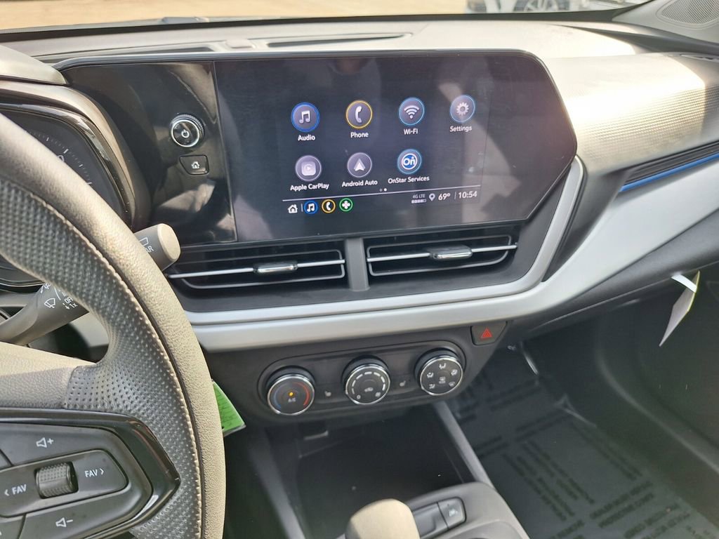 Used 2024 Chevrolet Trax LS w/ LS Convenience Package image 12