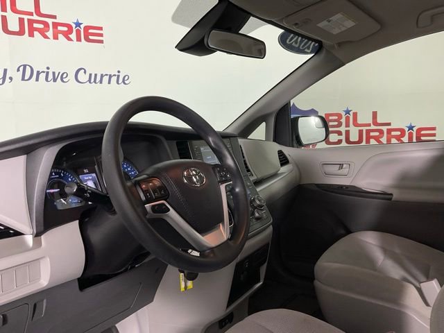 Used 2020 Toyota Sienna L image 13