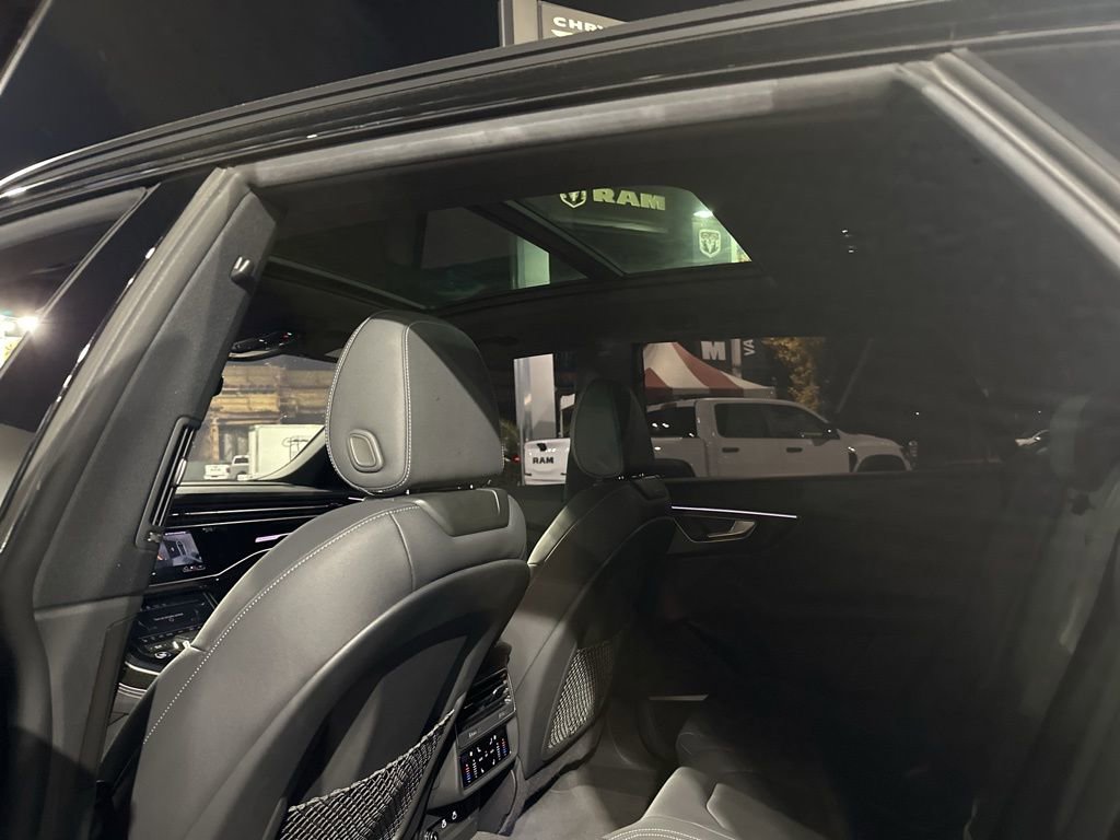 Used 2024 Audi Q8 Premium Plus w/ Premium Plus Package image 10