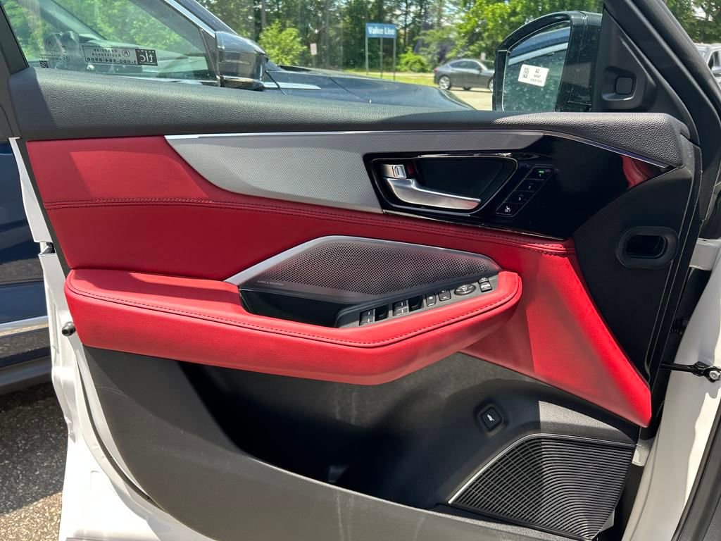 New 2025 Acura MDX SH-AWD image 15