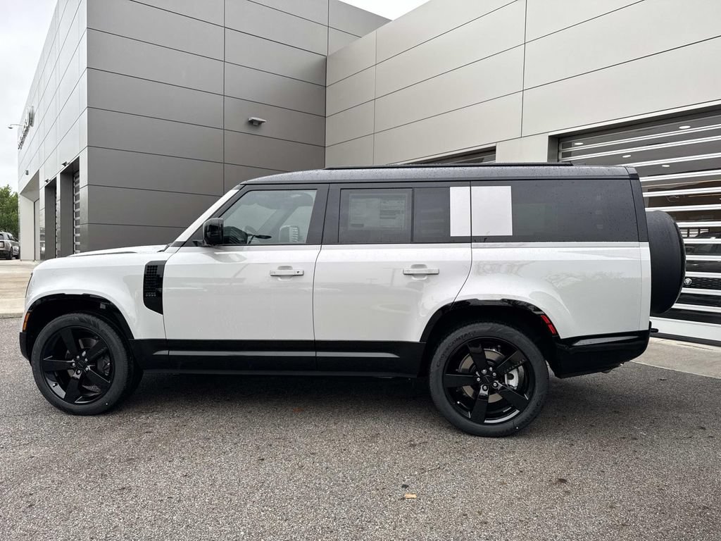 New 2026 Land Rover Defender 130 X-Dynamic SE AWD/4WD image 4