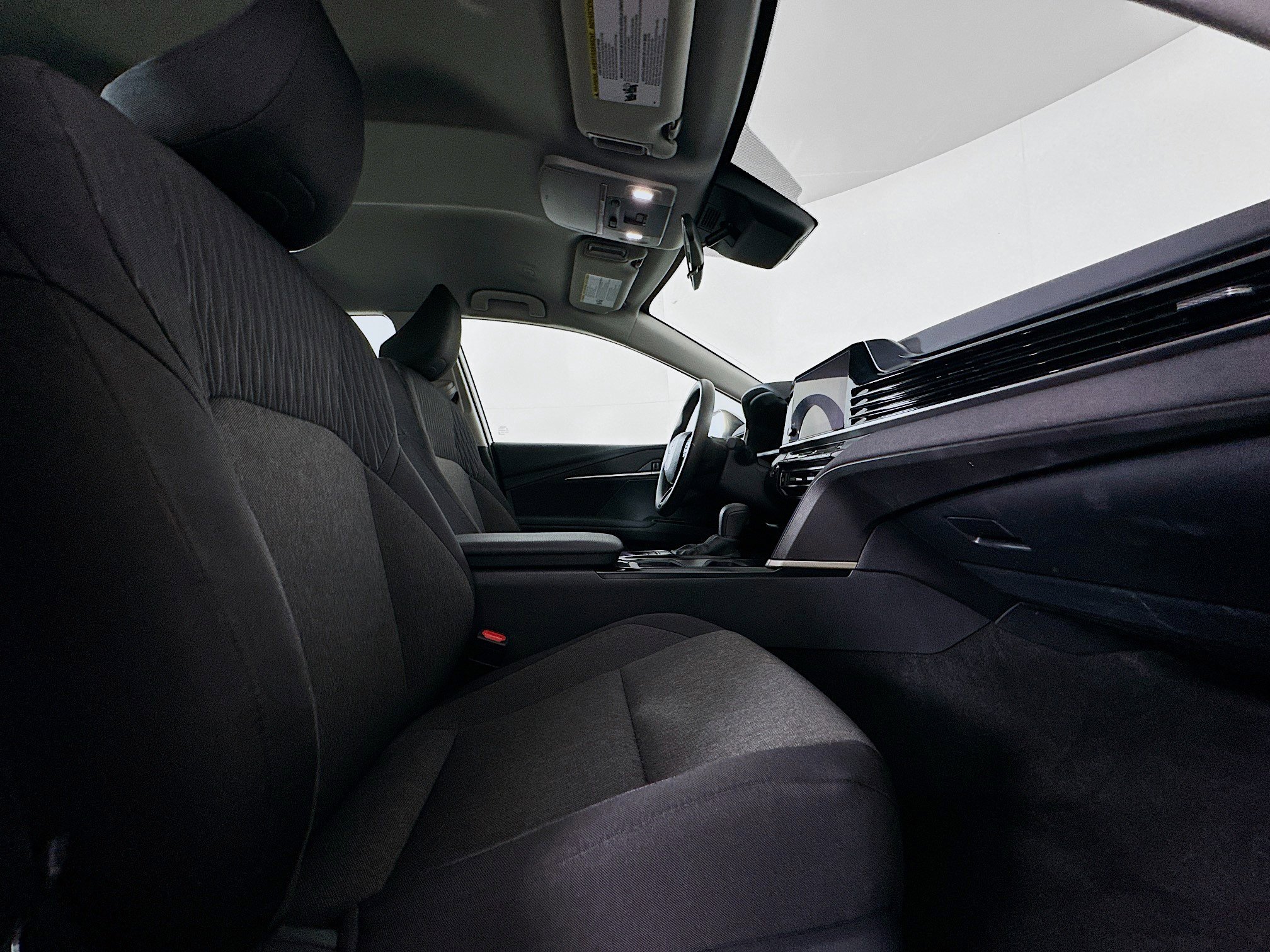 Used 2025 Toyota Camry LE image 30