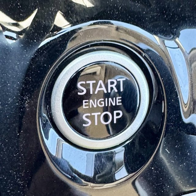 New 2025 Nissan Versa SR w/ Trunk Package image 19