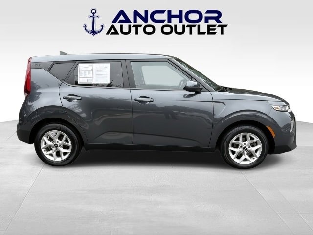 Used 2022 Kia Soul LX w/ Technology Package image 6