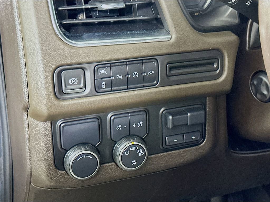 Used 2021 Chevrolet Tahoe LT w/ LT Signature Package RWD image 23