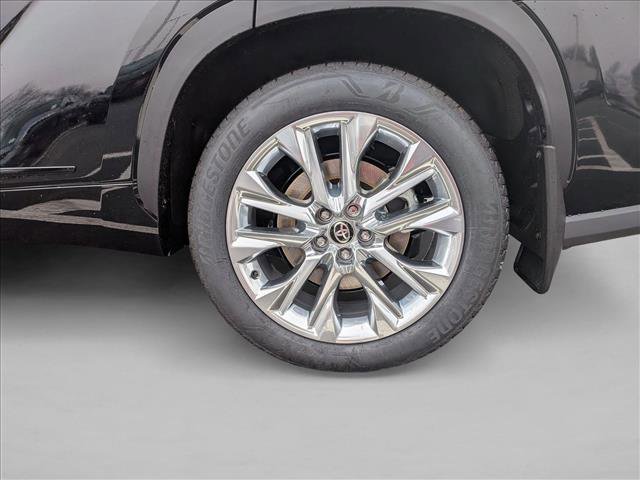 New 2026 Toyota Highlander Limited image 10
