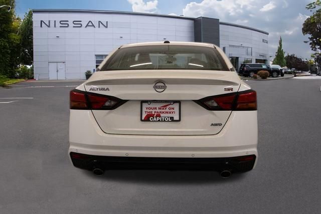 New 2026 Nissan Altima 2.5 SR w/ SR Premium Package AWD/4WD image 3