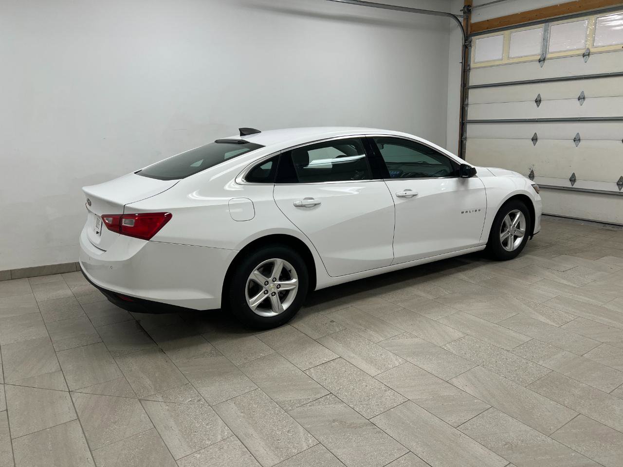 Used 2021 Chevrolet Malibu LS w/ Driver Confidence Package II FWD image 13