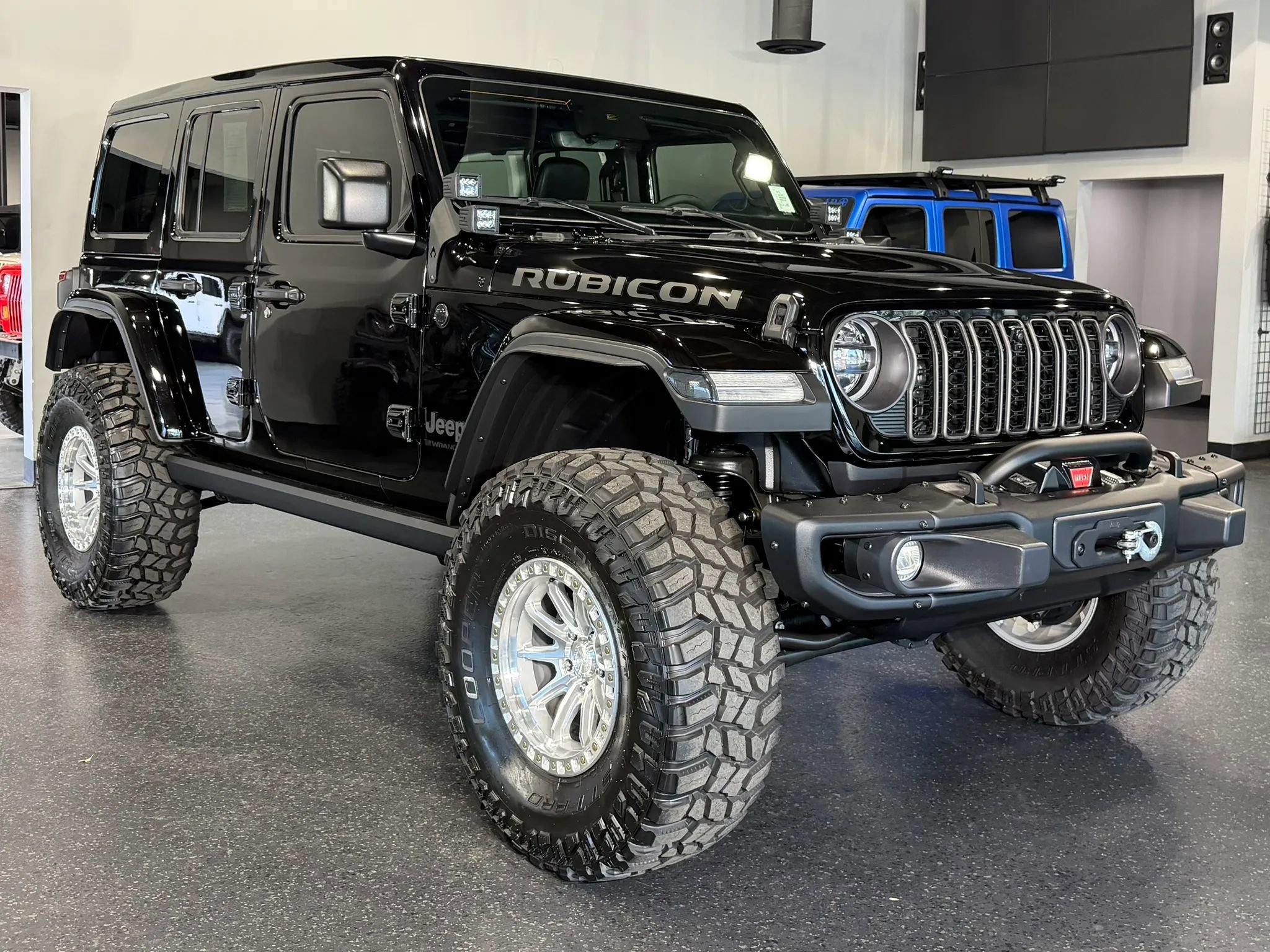 Used 2024 Jeep Wrangler Unlimited Rubicon image 3
