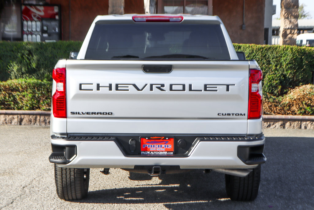Used 2022 Chevrolet Silverado 1500 Custom w/ LPO, Dark Essentials Package AWD/4WD image 7