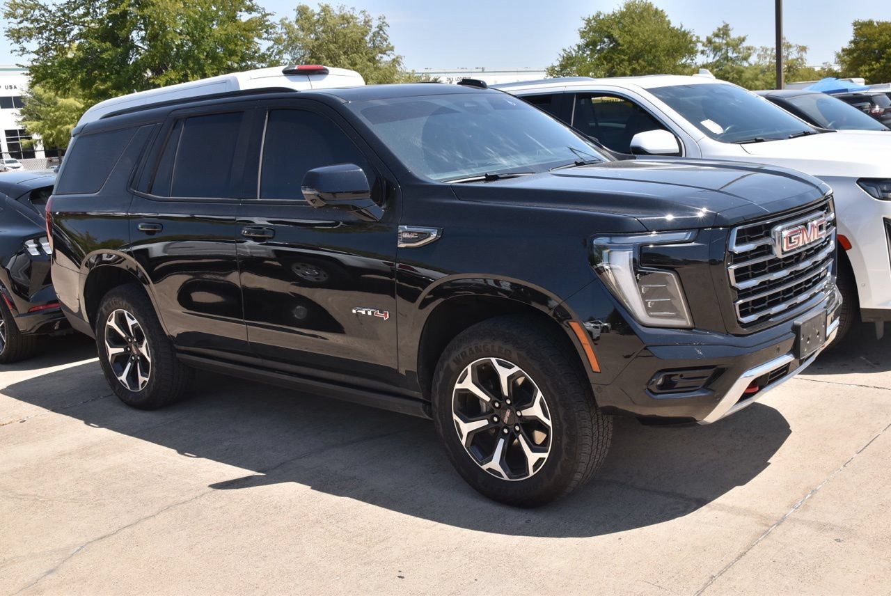 Used 2025 GMC Yukon AT4 w/ AT4 Premium Package AWD/4WD image 4