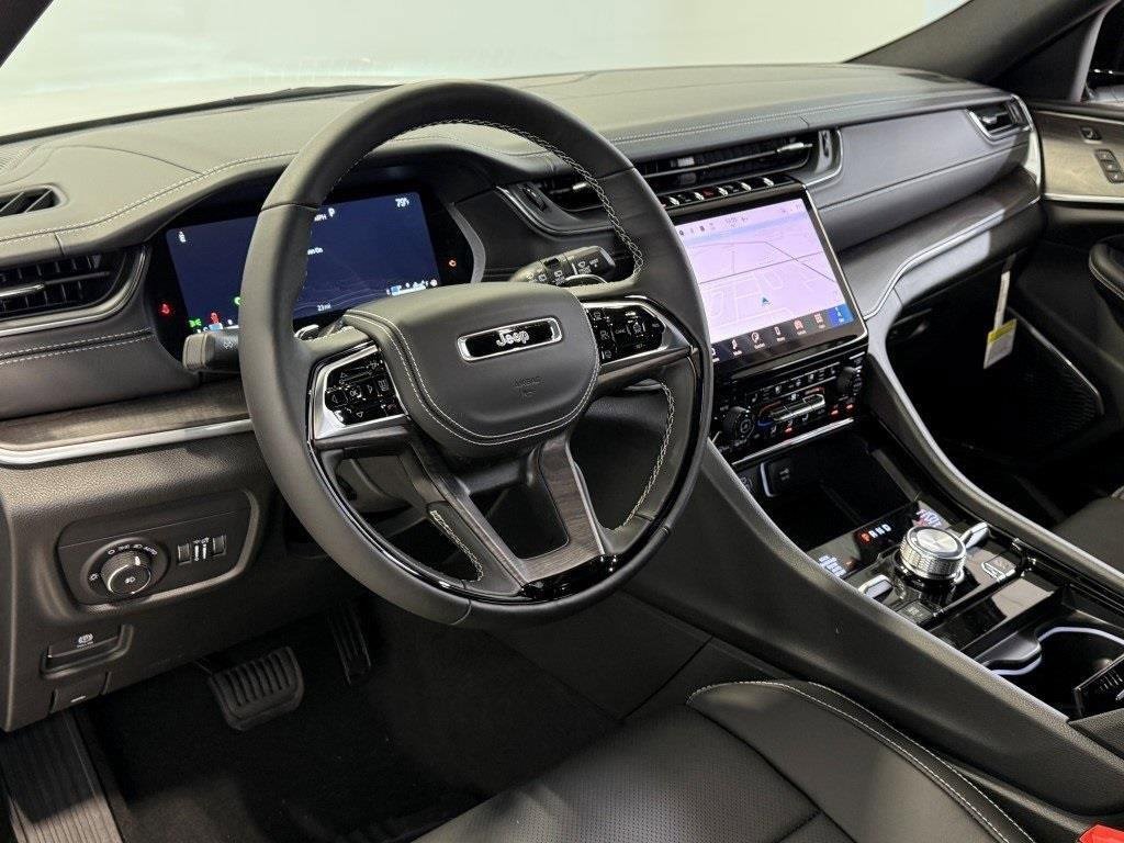 New 2025 Jeep Grand Cherokee Overland w/ Adv Protech Group III image 20