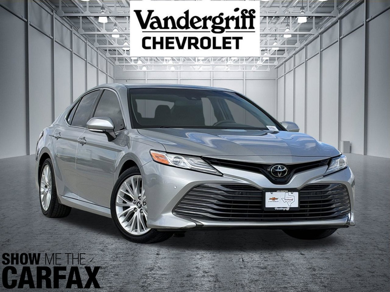 Used 2018 Toyota Camry XLE FWD image 2