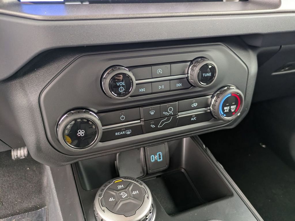 New 2025 Ford Bronco 2-Door image 33