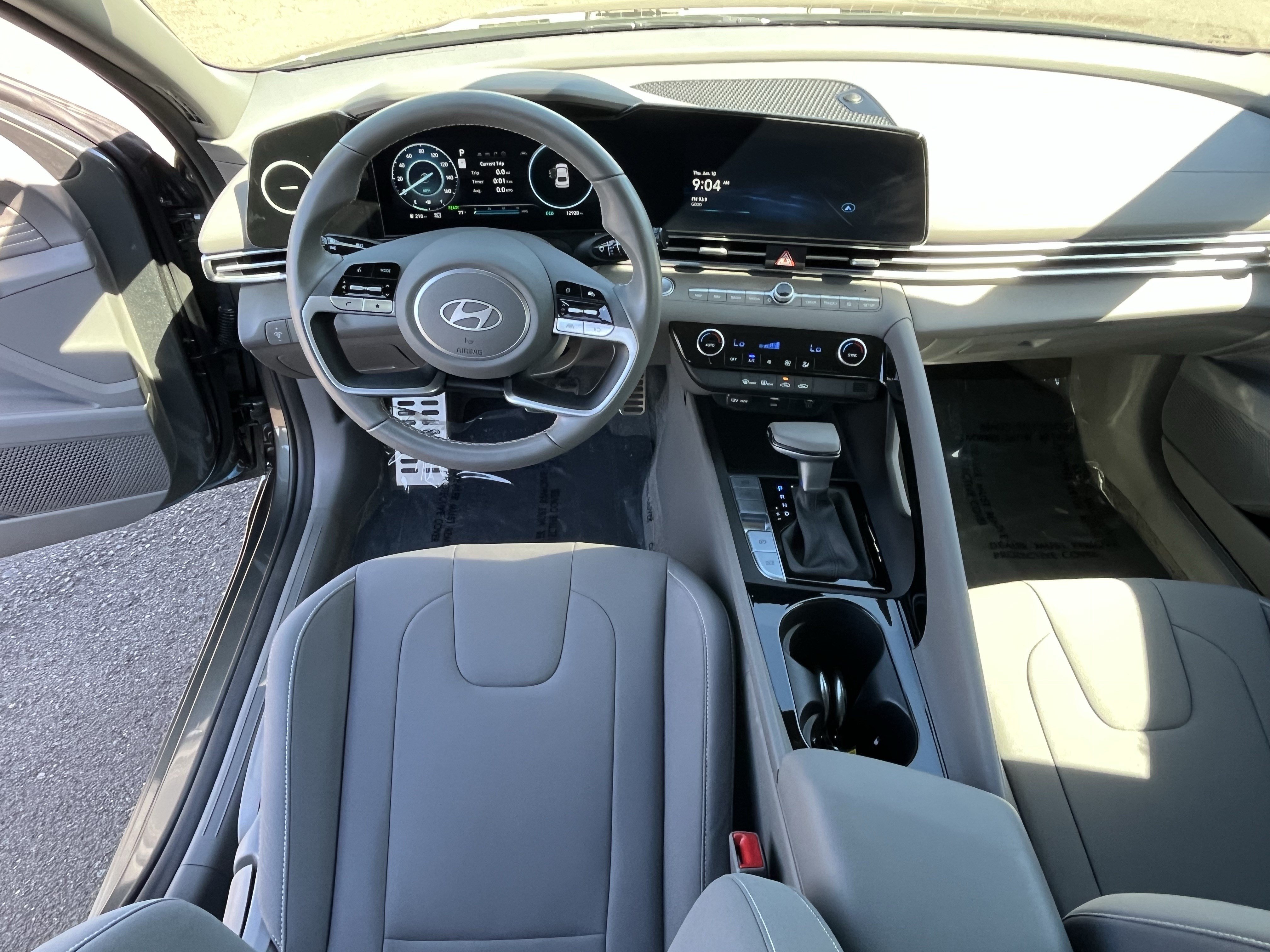 Certified 2025 Hyundai Elantra Hybrid FWD image 11