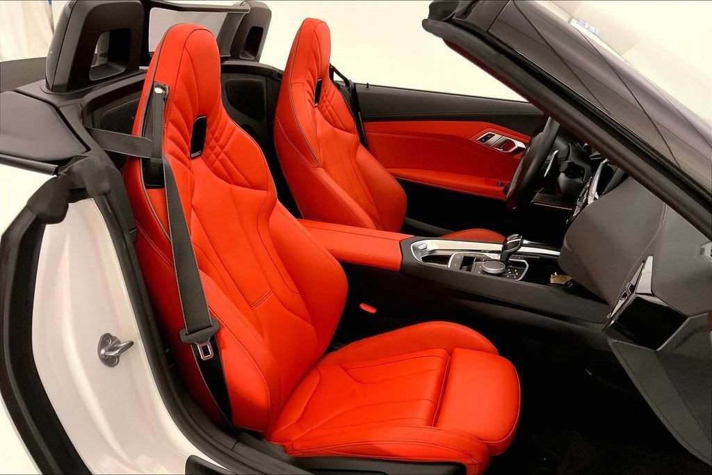 Certified 2023 BMW Z4 M40i w/ Premium Package RWD image 6