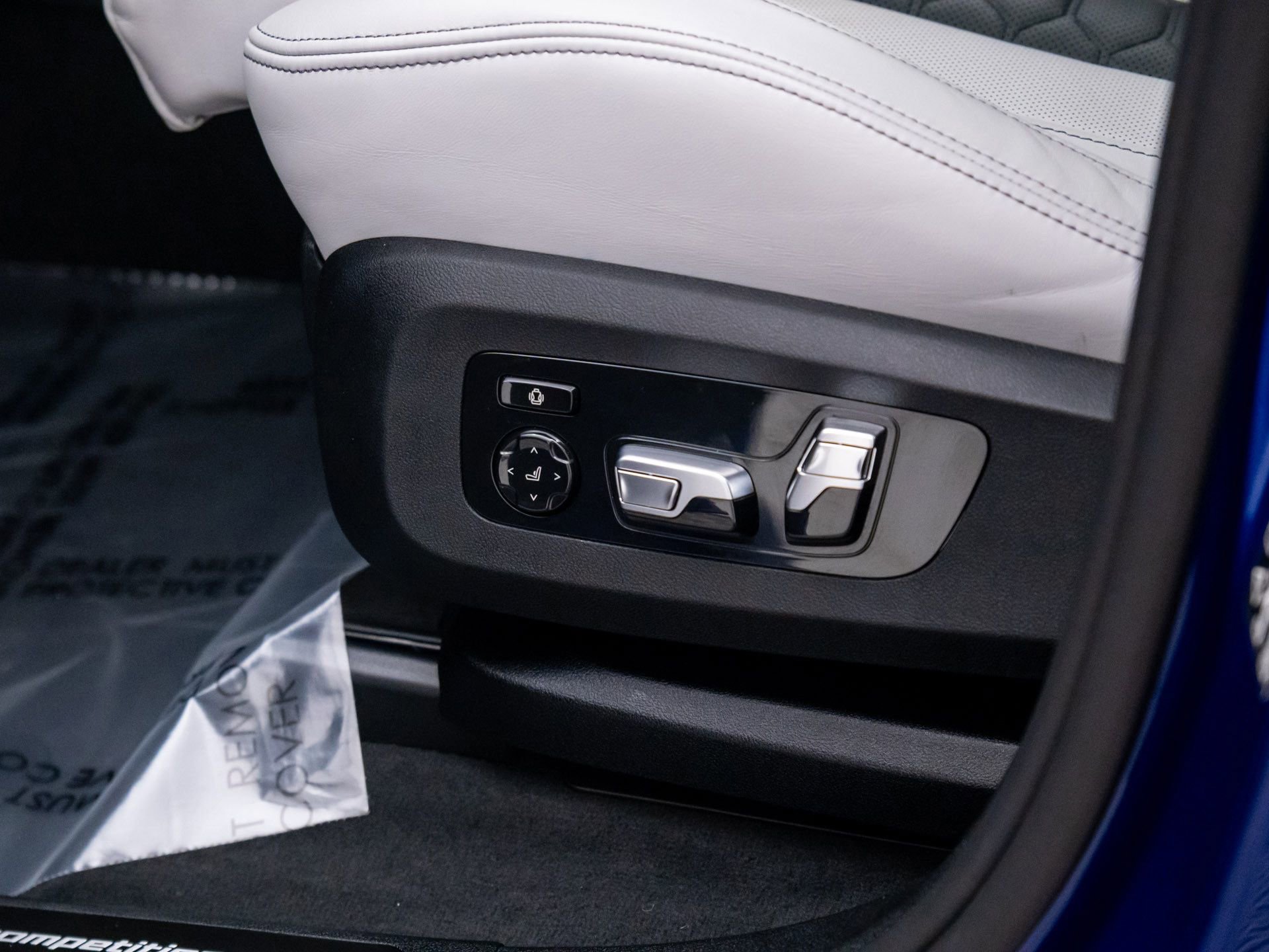 Used 2025 BMW X6 M Competition w/ Executive Package image 14