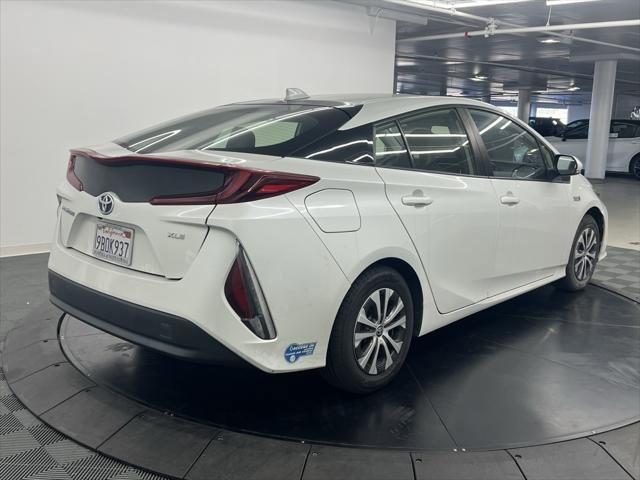 Certified 2022 Toyota Prius Prime XLE image 4