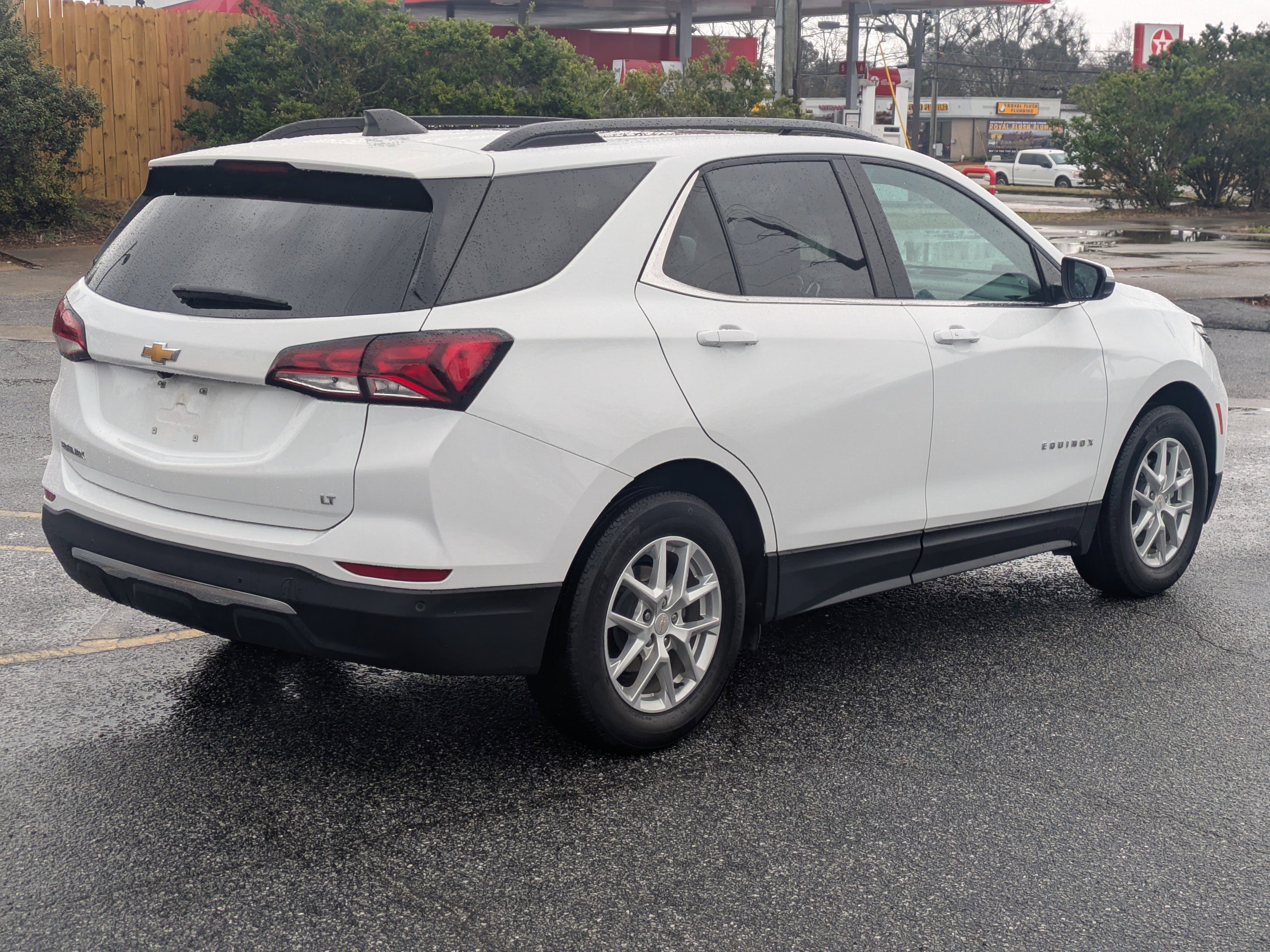 Used 2024 Chevrolet Equinox LT image 4