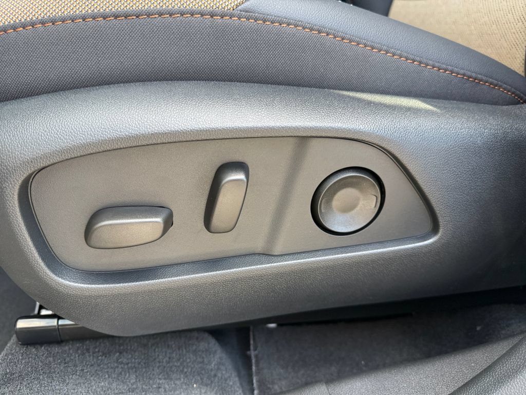 New 2027 Chevrolet Equinox ACTIV FWD image 16
