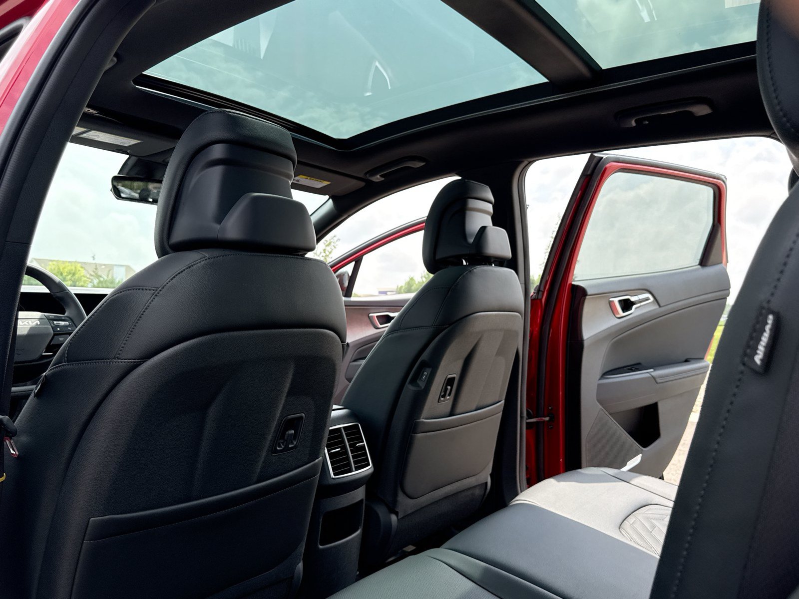 New 2026 Kia Sportage X-Line w/ X-Line Technology Package AWD/4WD image 9