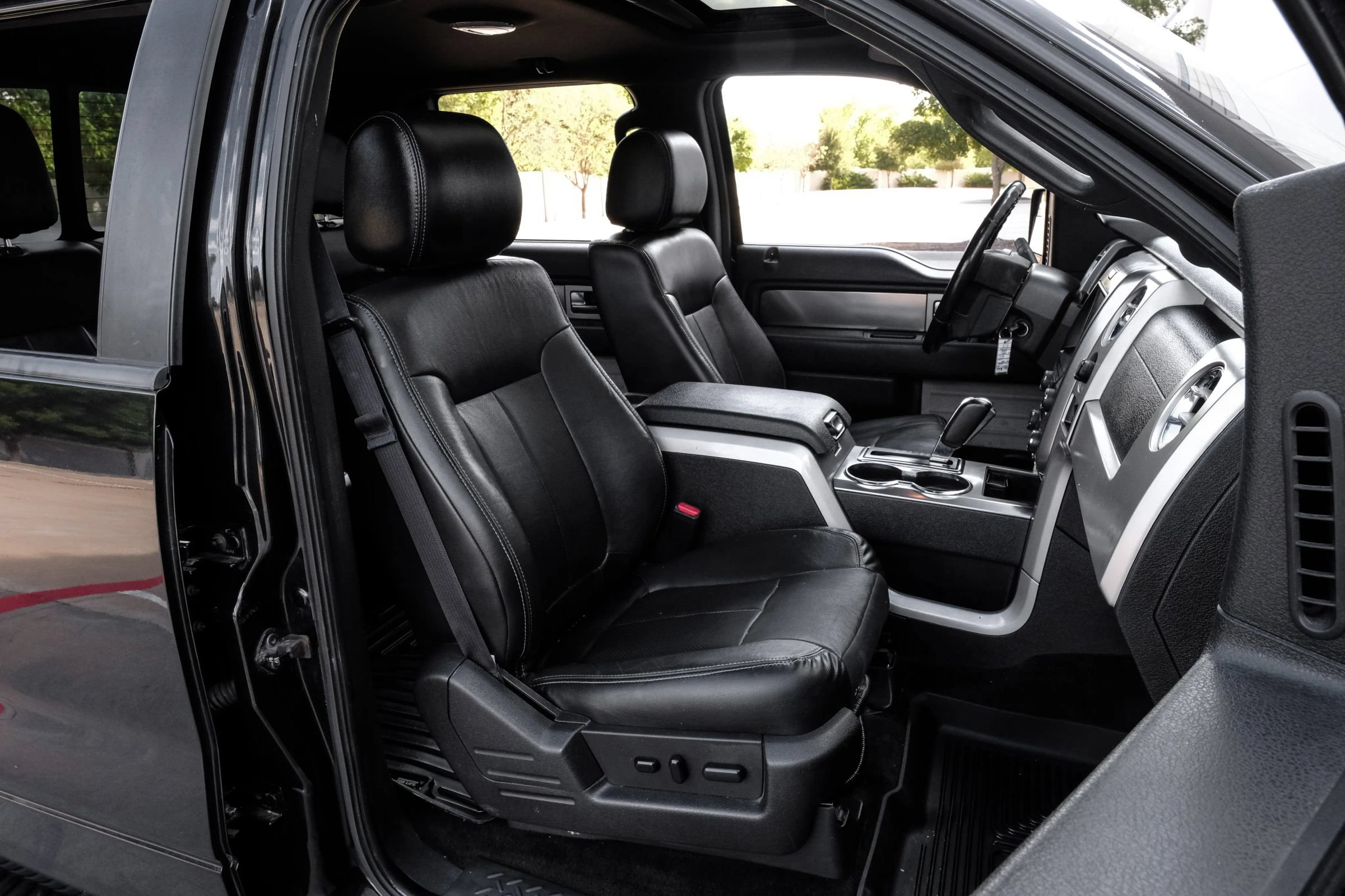 Used 2014 Ford F150 FX4 w/ Equipment Group 402A Luxury AWD/4WD image 37