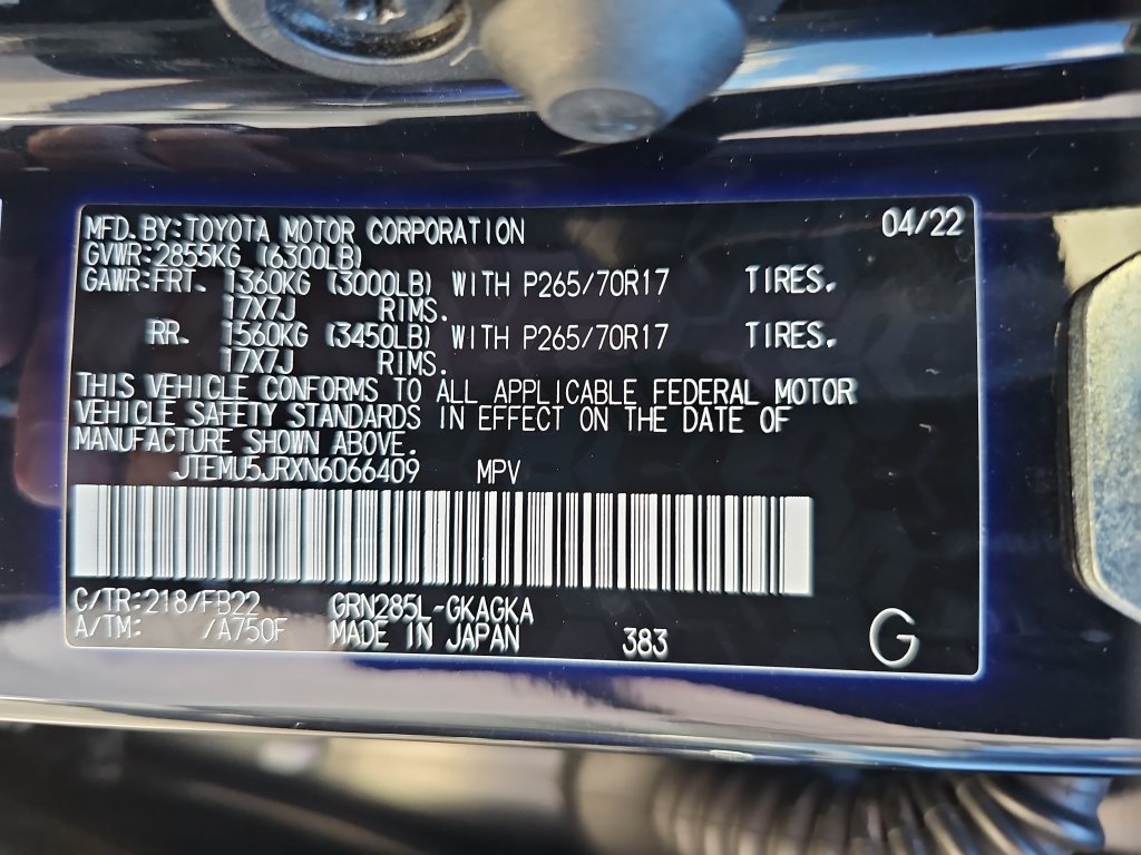 Used 2022 Toyota 4Runner SR5 AWD/4WD image 25