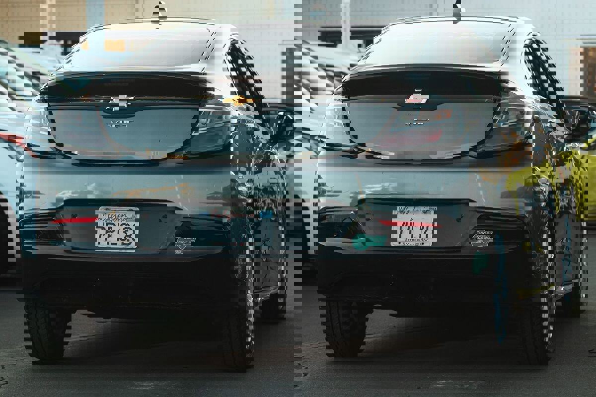 Used 2016 Chevrolet Volt Premier w/ Driver Confidence Package image 6