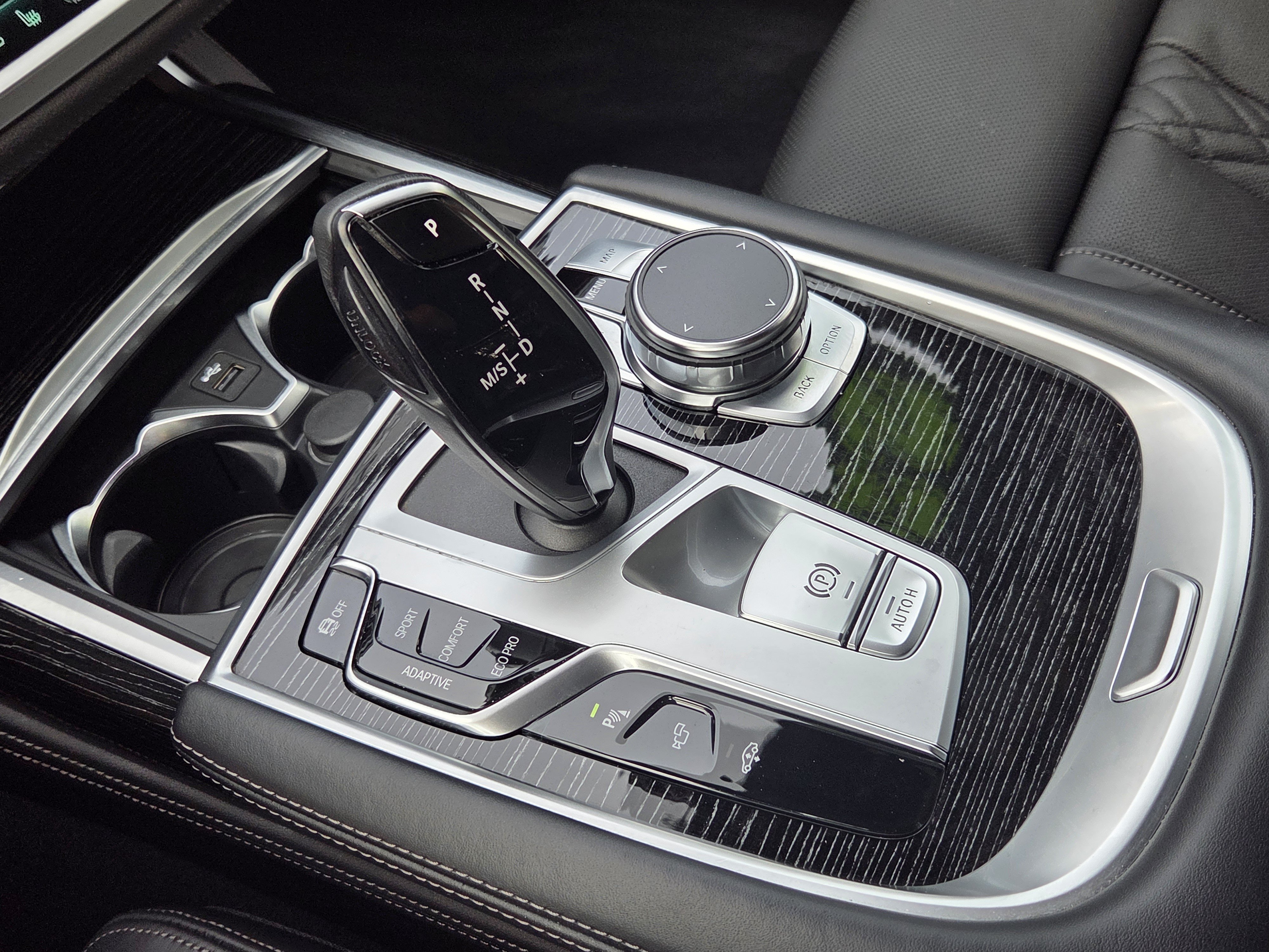 Used 2022 BMW 750i xDrive w/ M Sport Package AWD/4WD image 26