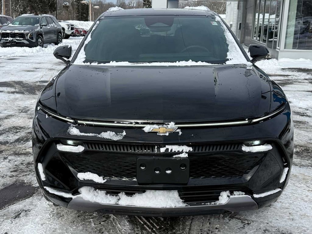 Used 2025 Chevrolet Equinox EV LT w/ Convenience Package image 2