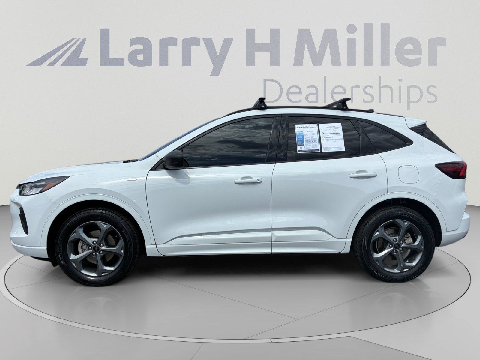 Used 2023 Ford Escape ST-Line AWD/4WD image 2