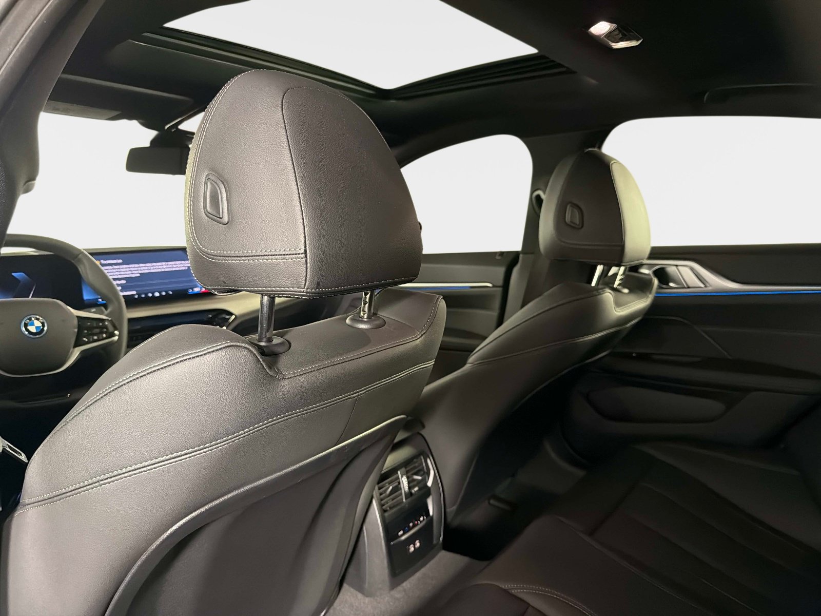 Used 2025 BMW i4 eDrive40 RWD image 32