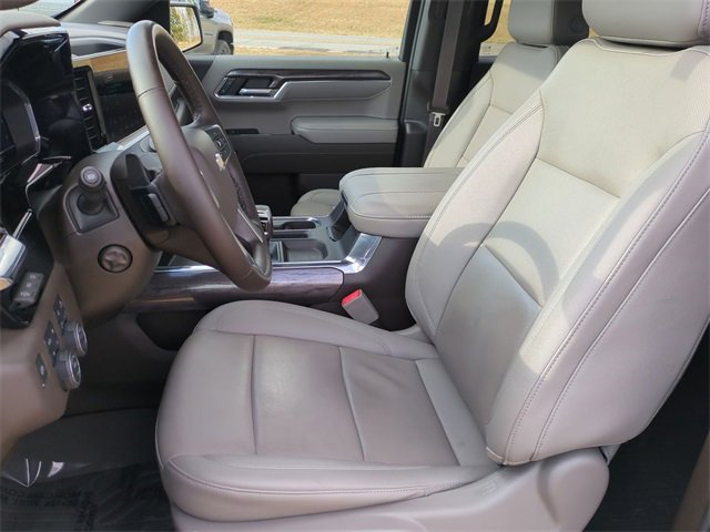 Used 2024 Chevrolet Silverado 1500 LTZ w/ LTZ Premium Package image 11