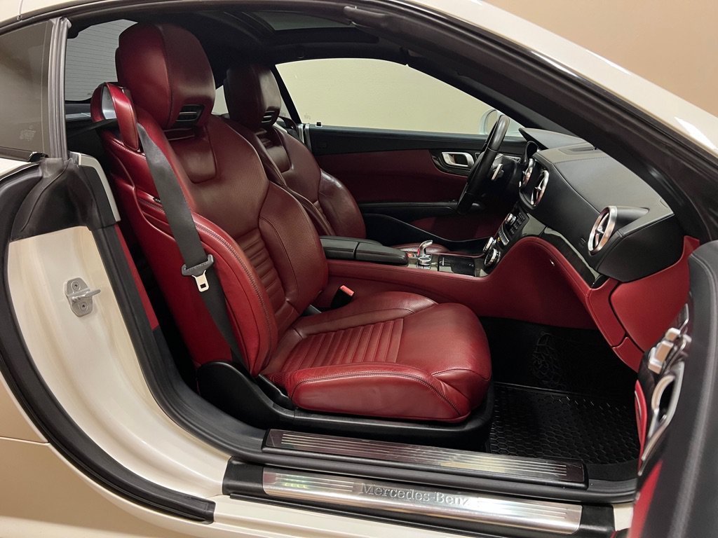 Used 2013 Mercedes-Benz SL 550 w/ Premium Pkg image 23